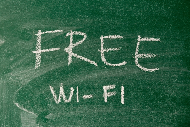 便利なフリーWi-Fi、その危険性の認識は？